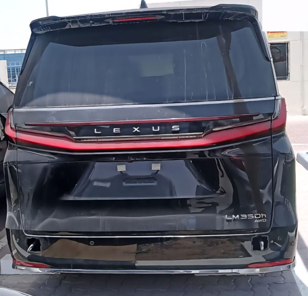 Lexus LM 350h LEXUS LM 350H
