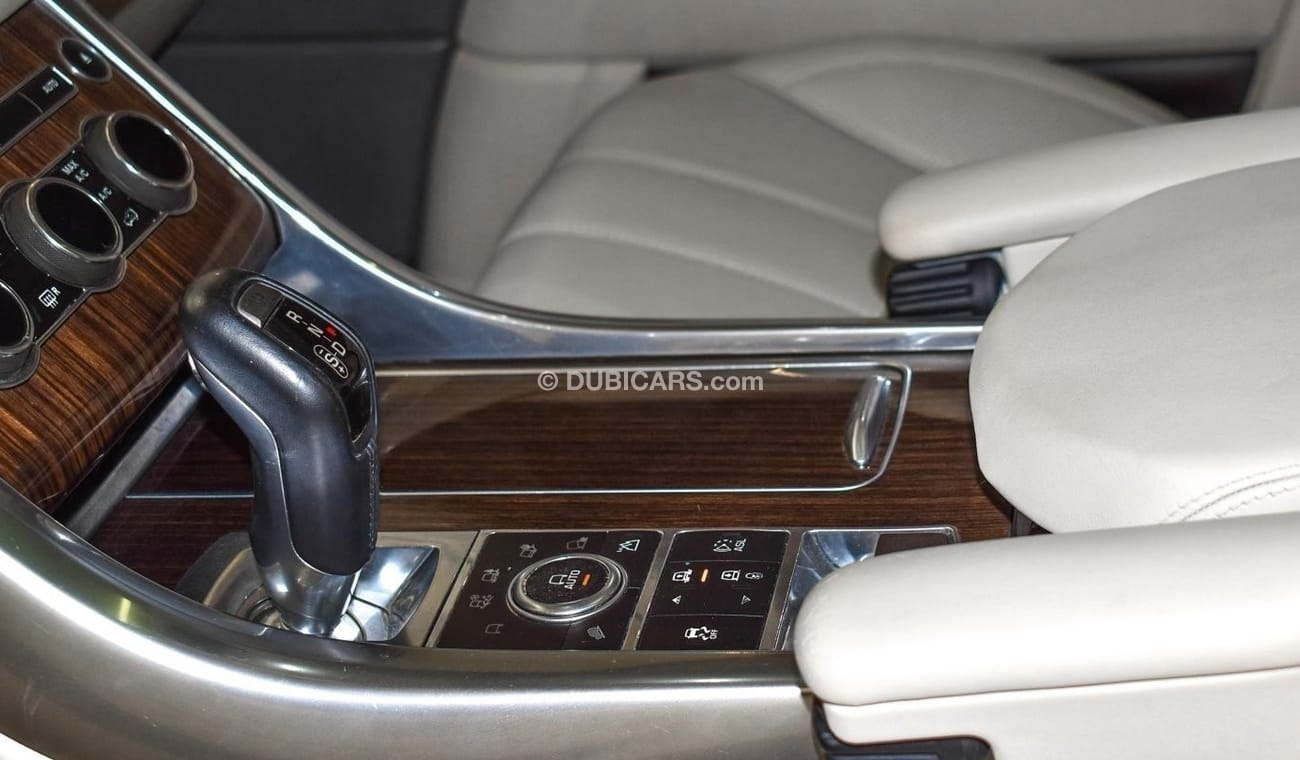 Land Rover Range Rover Sport With SVR body kit