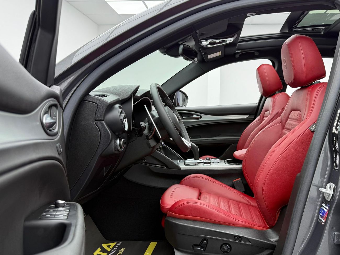 Alfa Romeo Stelvio 2024 Alfa Romeo Stelvio Veloce Q4 MCA, 2028 Agency Warranty Service, Agency FSH, GCC