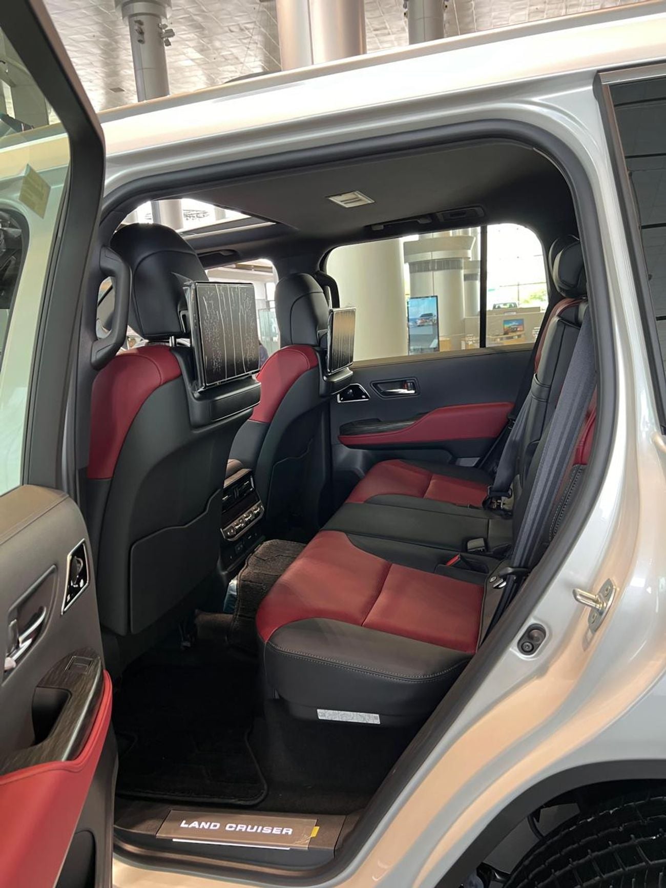 Toyota Land Cruiser VXR