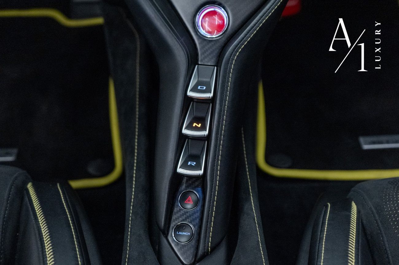 McLaren 720S 2019 Mclaren 720s MSO, Full Service History, Carbon Fibre Package, Excellent Condition, GCC Spec