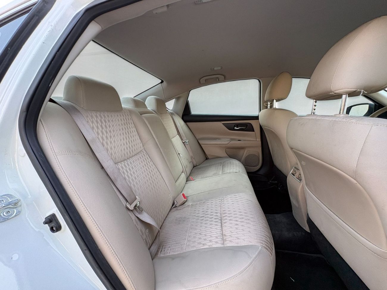 نيسان ألتيما S 2.5L I4 A/T | 2018 | GCC SPECS | WHITE EXTERIOR | AED 480 per month