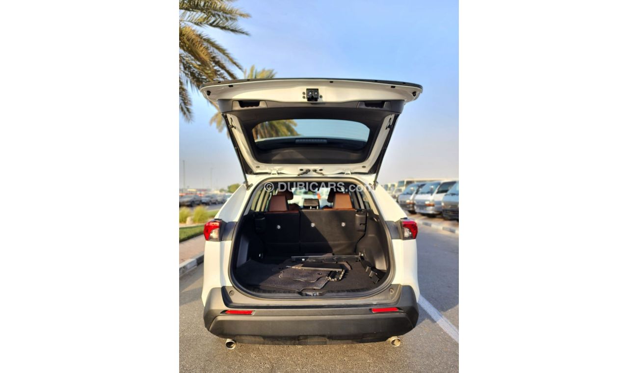 تويوتا راف ٤ LE