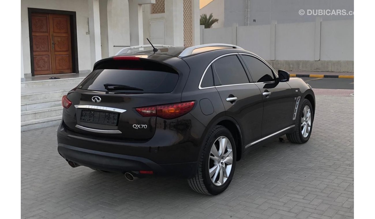 Infiniti QX70 Excellence