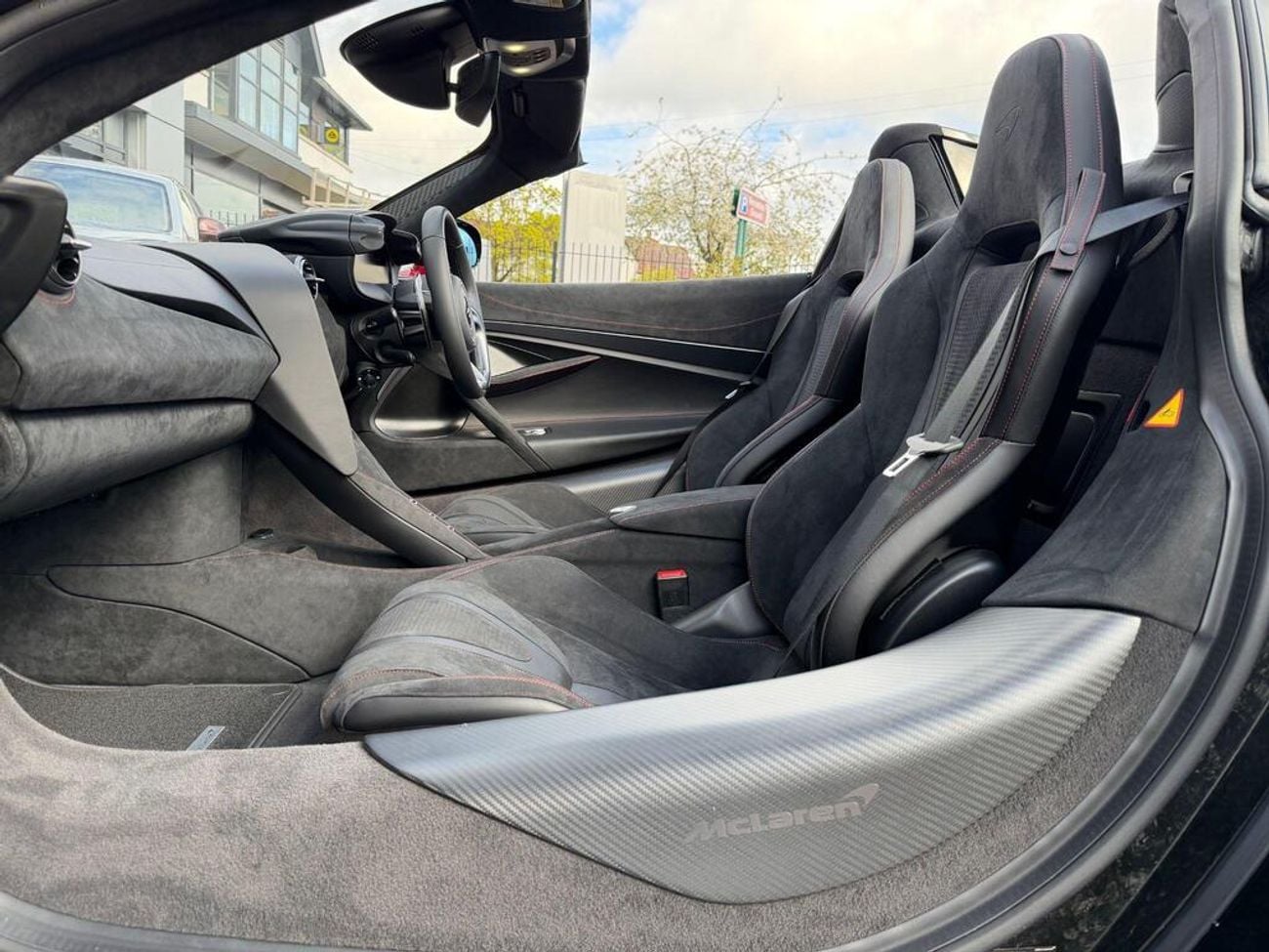 McLaren 750S Spider 4.0T V8 Spider SSG Euro 6 (s/s) 2dr (EXPORT ONLY) Right Hand Drive