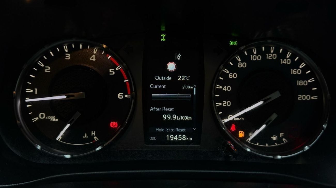 Toyota Hilux DIESEL ,ONE AND HALF CABIN ,2.8 LITER ,MANUAL