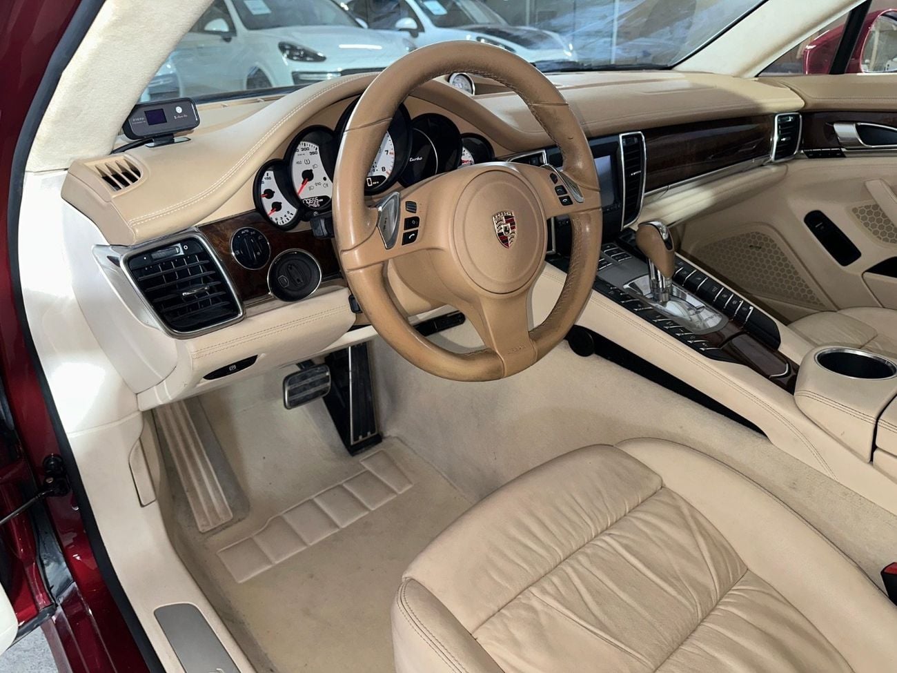 Porsche Panamera TURBO | CARBON CERAMIC BRAKES (PCCB) | SPORTS CHRONO PACKAGE | TWO-TONE LEATHER INTERIOR