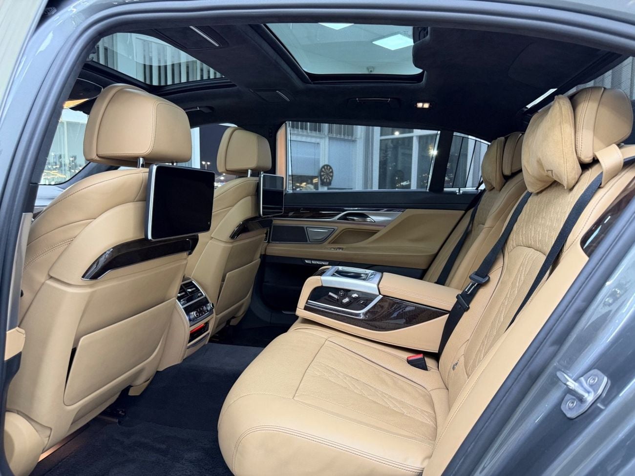 BMW 740Li Luxury 3.0L (335 HP)