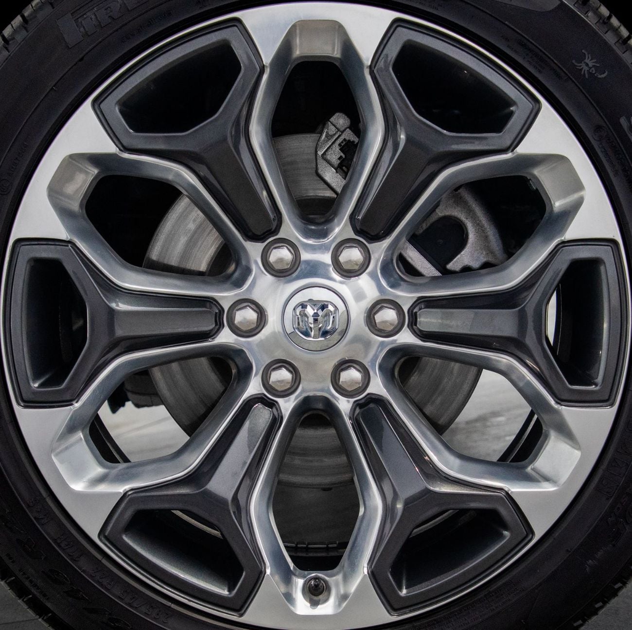 دودج RAM 1500 Limited
