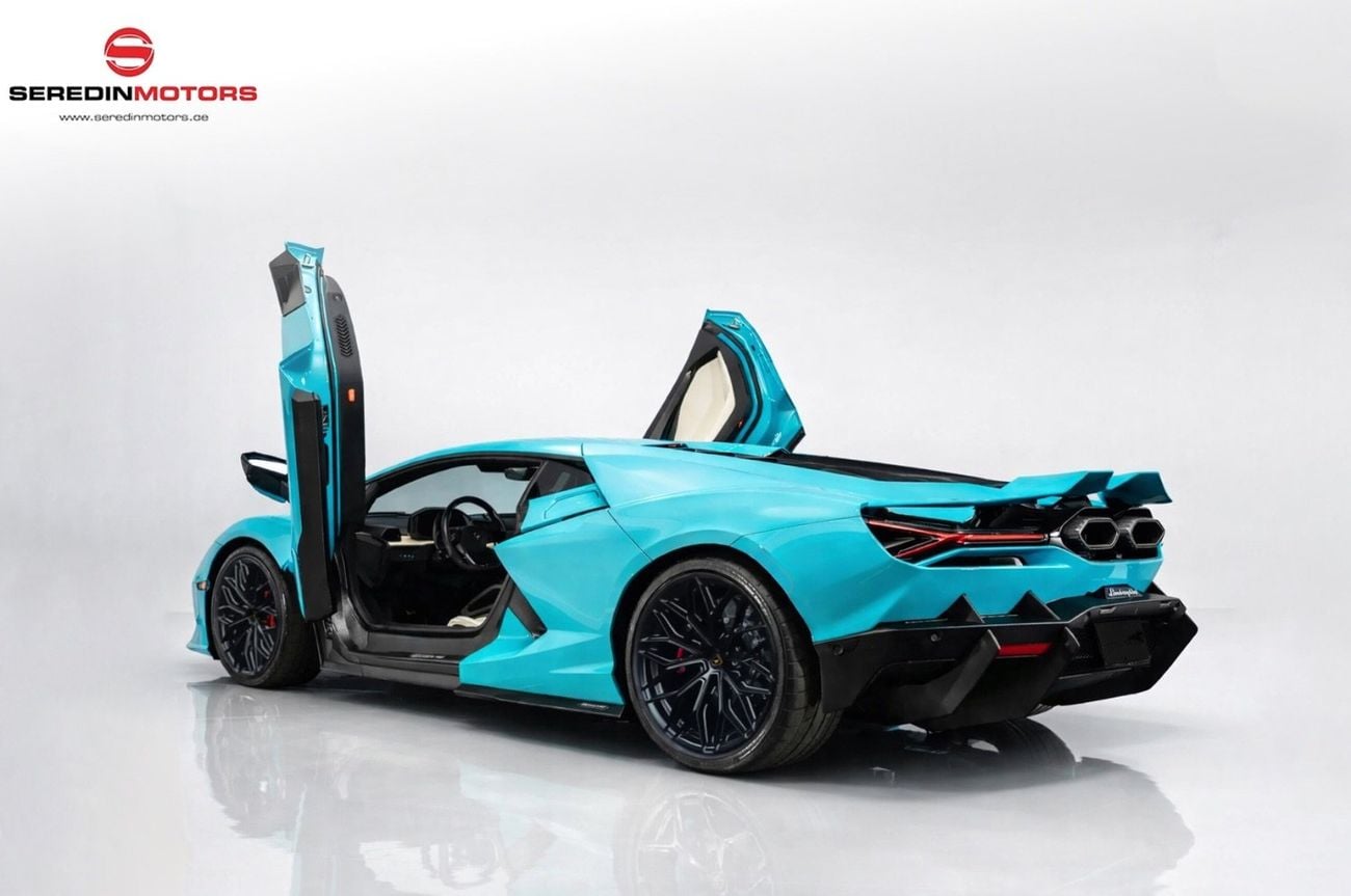 Lamborghini Revuelto