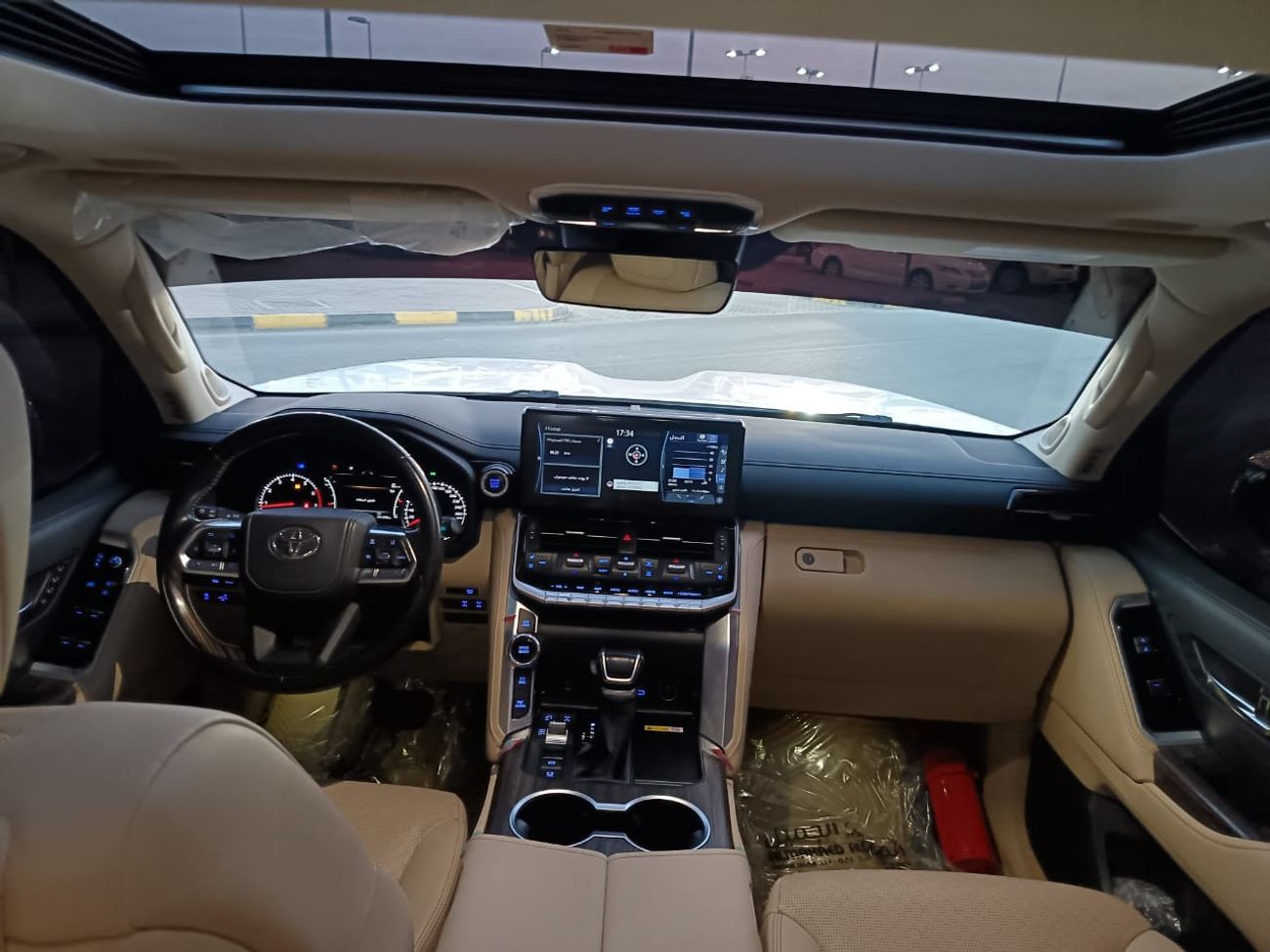 تويوتا لاند كروزر VXR 4.0L LHD-4WD-PETROL-6 CYLINDER-AUTOMATIC-7 SEATS-5 DOORS