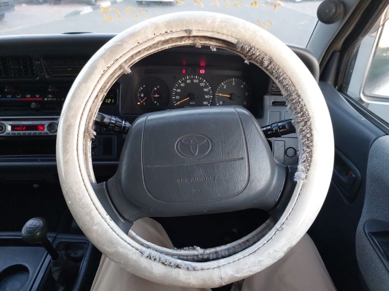 Toyota Hiace TOYOTA HIACE VAN RIGHT HAND DRIVE(PM02151)