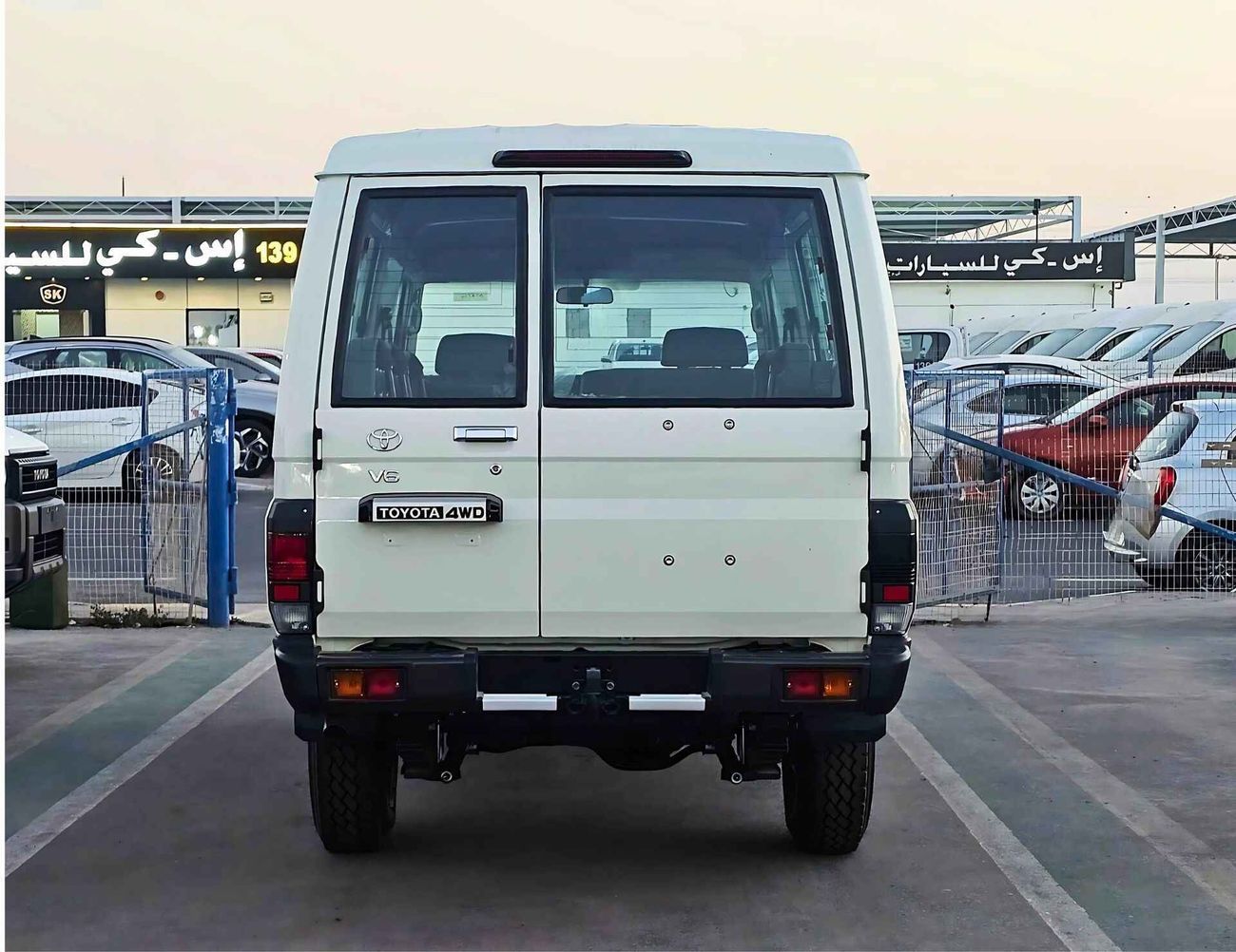 تويوتا لاند كروزر 70 LC78 / M/T / 4.0L V6 PETROL / 3 DOOR BASIC / PWR WINDOWS / 4WD (CODE # 78MTS )