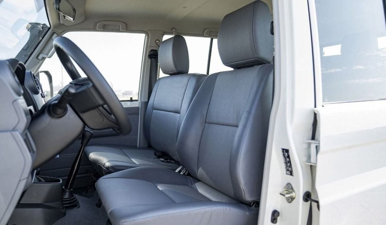 Toyota Land Cruiser 70 TOYOTA LC76 Hard top 4.2L 5 DOORS 2025