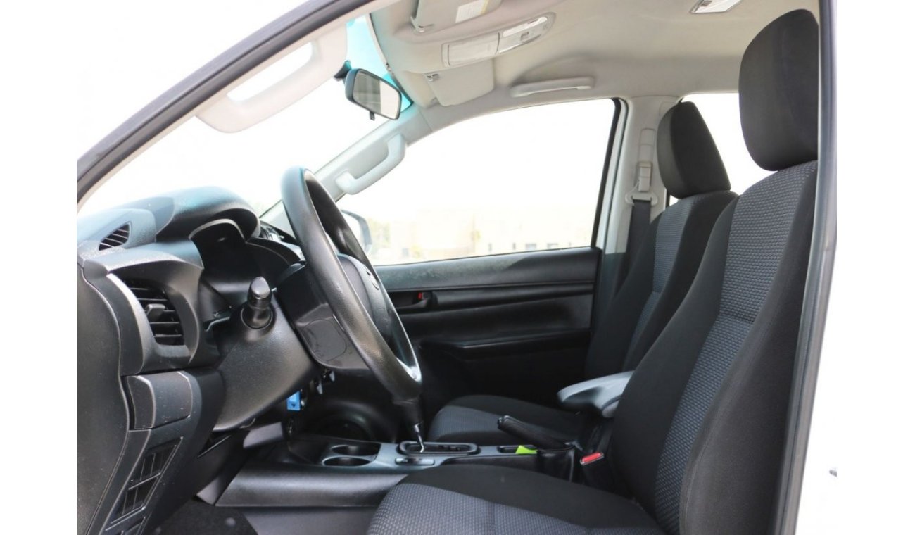 تويوتا هيلوكس GL GL 2016 | TOYOTA HILUX GL - 4X4 - D/C - A/T 2.7L  - PETROL - WITH GCC SPECS AND EXCELLENT CONDITI