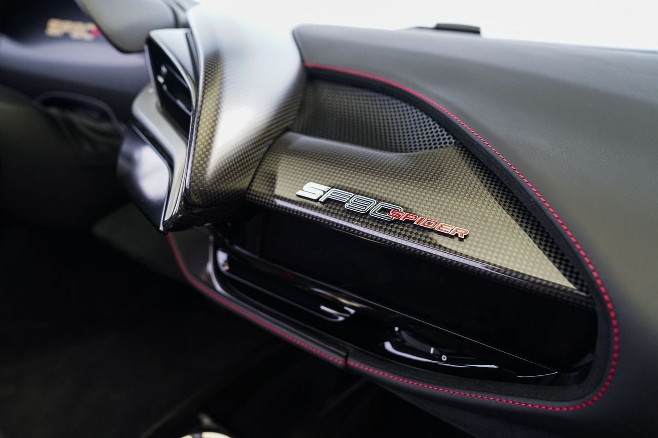 فيراري SF90 سبيدر ASSETTO FIORANO