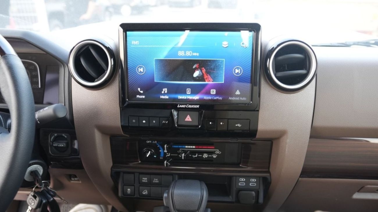 Toyota Land Cruiser Pick Up TOYOTA LC PICKUP SC 4.0L PETROL AUTOMATIC TRANSMISSION 2024 FULL OPTION WITH LED LIGHTS