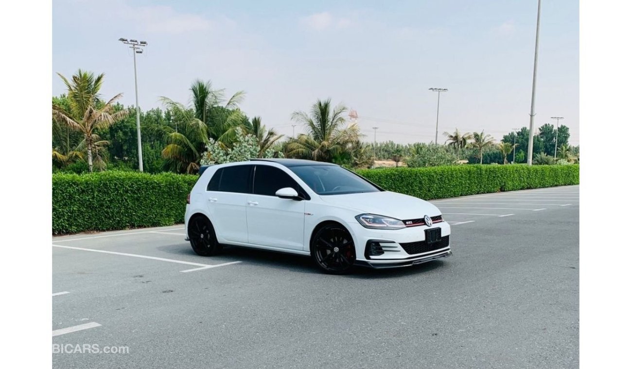 فولكس واجن جولف GTI P2 السياره بحاله جيده جدا لا يحتاج إلى أي مصاريف