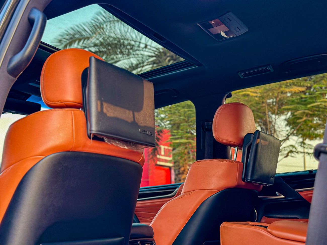 لكزس LX 570 Lexus Lx570s Signature Black Edition 5.7L / Gcc Specification