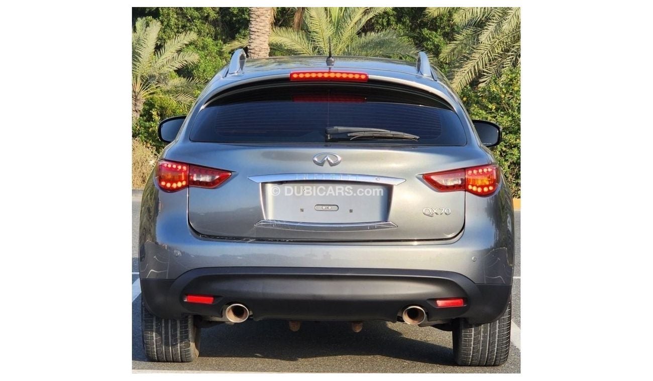 Infiniti QX70
