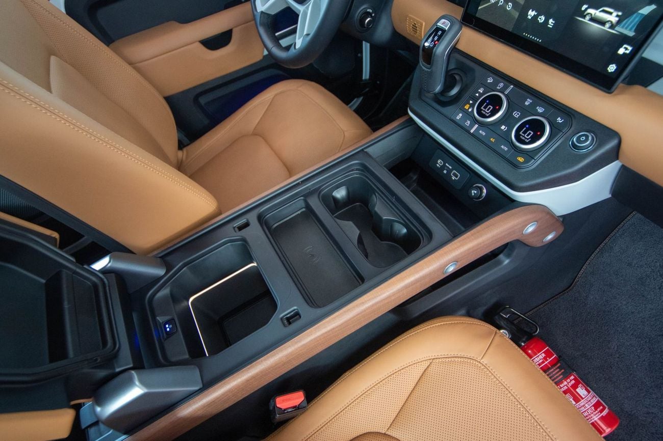 لاند روفر ديفندر P400 90 HSE 3.0L (5 Seater)