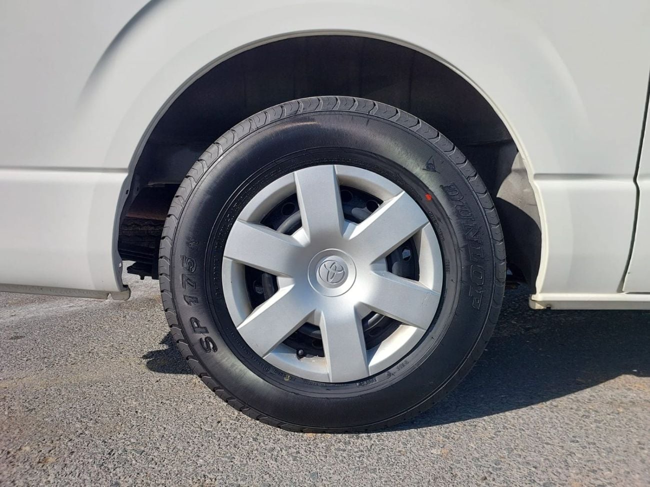 Toyota Hiace TOYOTA HIACE VAN RHD 2007 MODEL 2.0 L PETROL AUTOMATIC(PM69704)