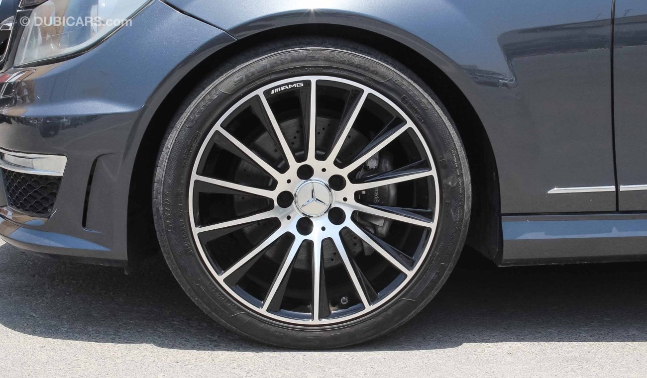 Mercedes-Benz C 300 AMG wheels
