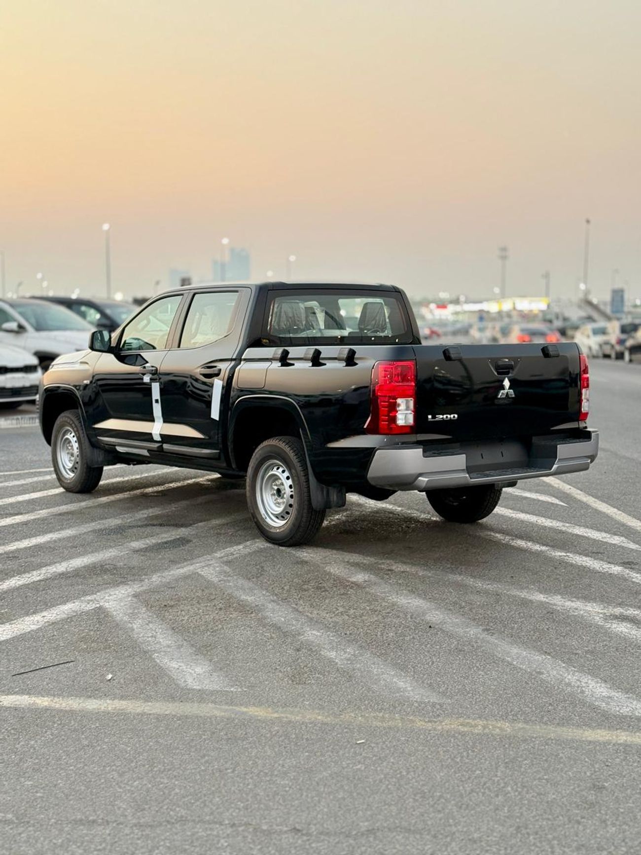 Mitsubishi L200 GL Double Cab Petrol 2.4L