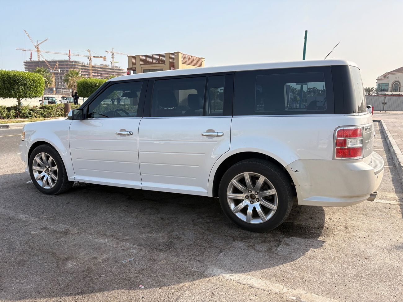 Ford Flex 3.5L - 6 cyl - SUV/Crossover - AWD - 6 seats - 5 door