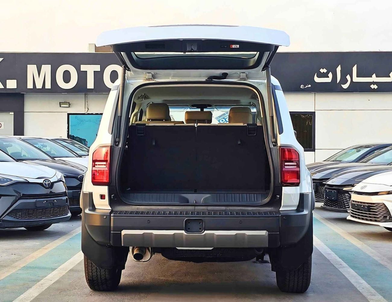 Toyota Prado All Rounder | 2.4l V4 Petrol | Sunroof | Fridge | Leather Seats | Big Dvd | Seats Ventilation