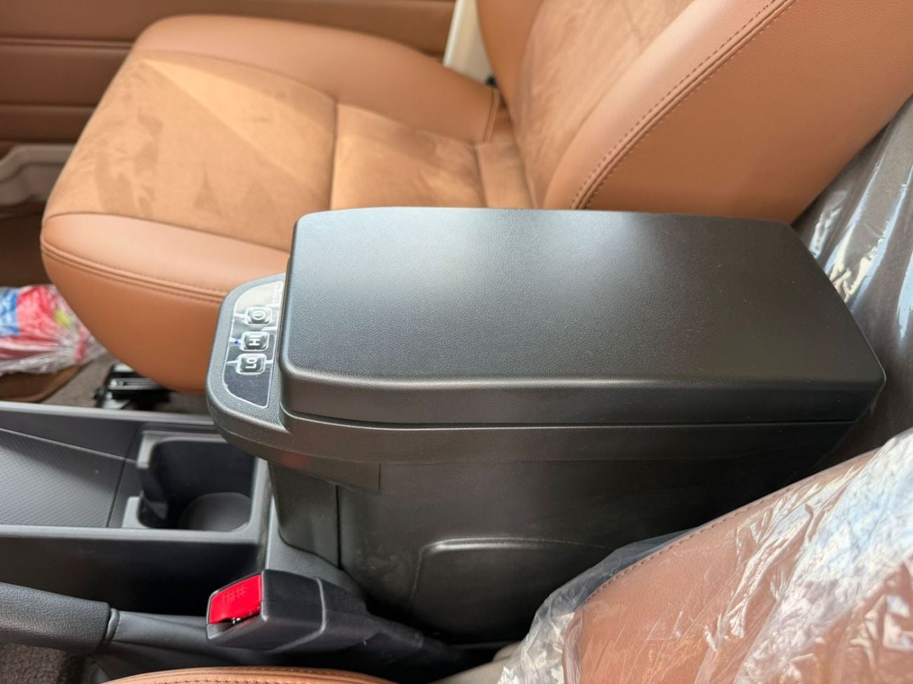 تويوتا لاند كروزر 70 Toyota Land Cruiser LC 76 Petrol 4.0L Full Option Automatic Model 2025 Omani Specifications