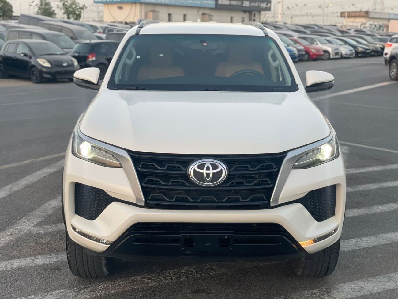 Toyota Fortuner 2022 Toyota Fortuner EX.R 2.7L V4 MidOption+ With Sensors - No Accident - 7 Seater - 4x4 AWD -