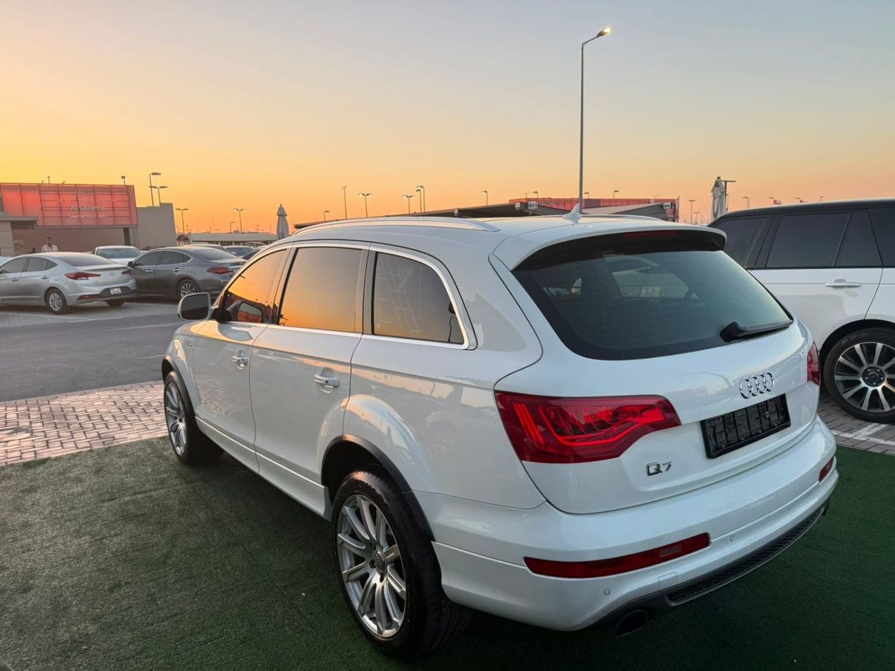 Audi Q7 panoramic sunroof, supercharged, first owner, two keys