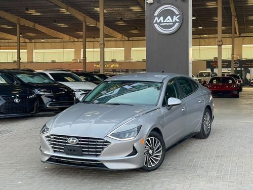 Hyundai Sonata SE / V4 HYBRID / BIG RIMS / RADAR / BLIND SPOTS / WIRLESS CHARGE / BOSE SOUND SYSTEM