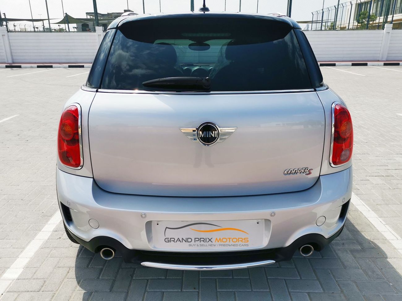 Mini Cooper S Countryman Mini Cooper S CountryMan ALL4 2011 Model GCC Specs With Partial Service History In Perfect Condition