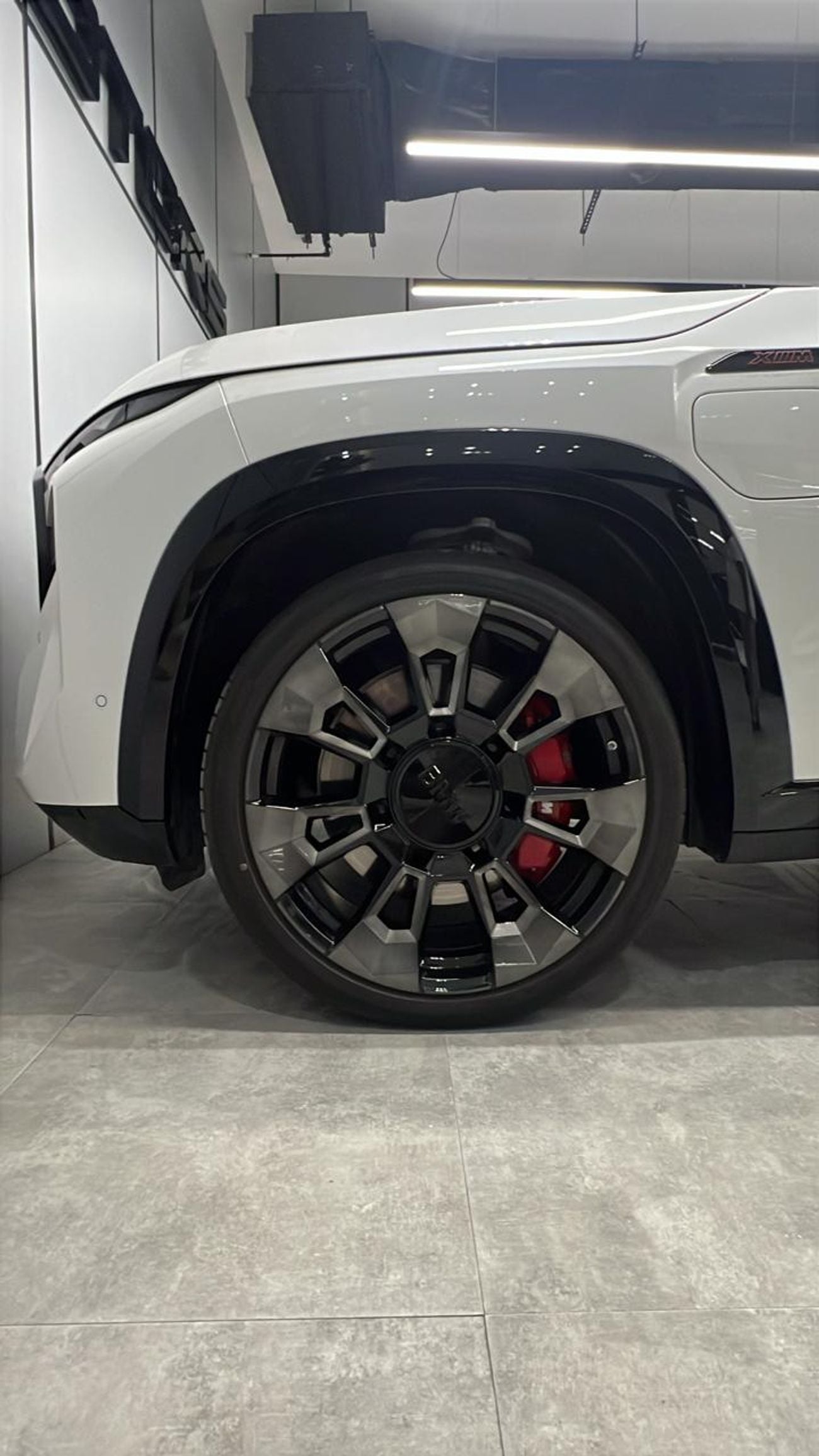 بي أم دبليو XM Shadow Line Edition