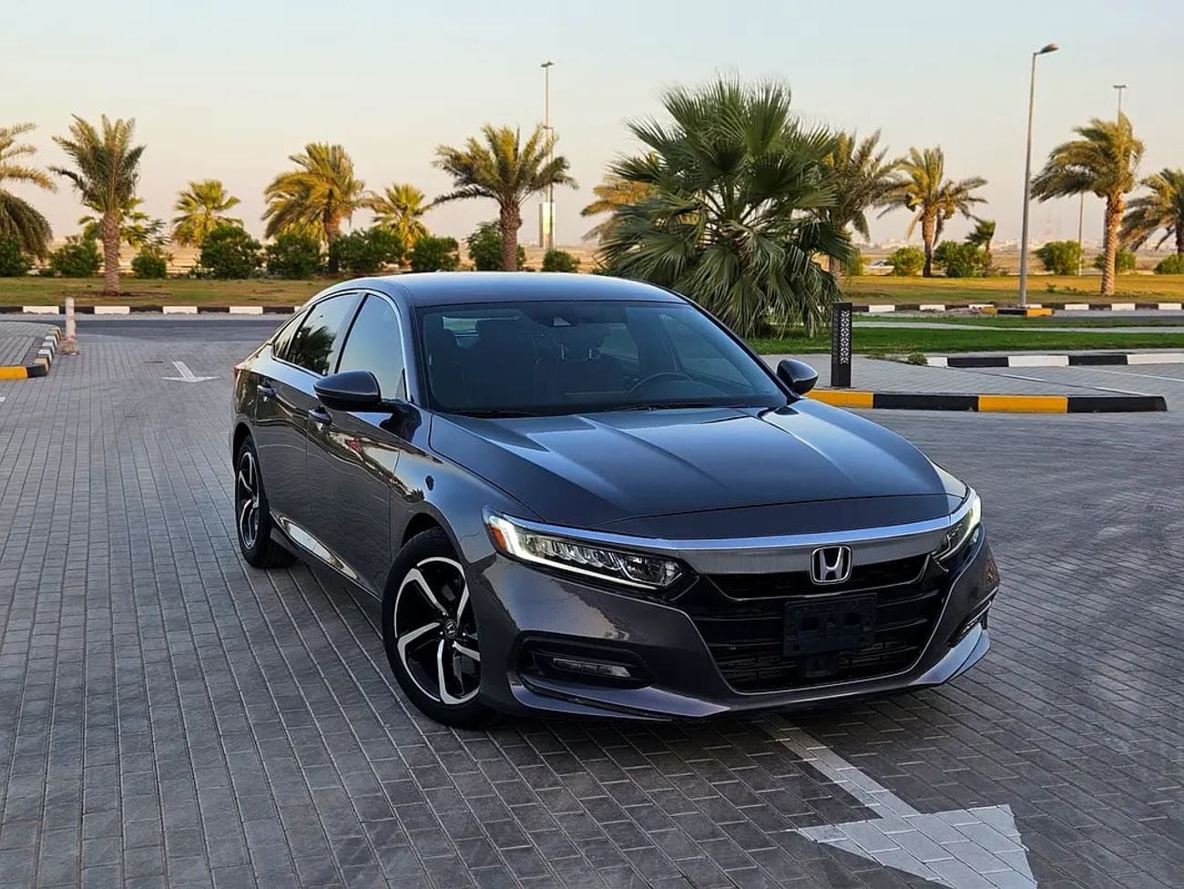 هوندا أكورد Sport US Specs - Low Mileage Pristine Condition Perfect Family Sedan