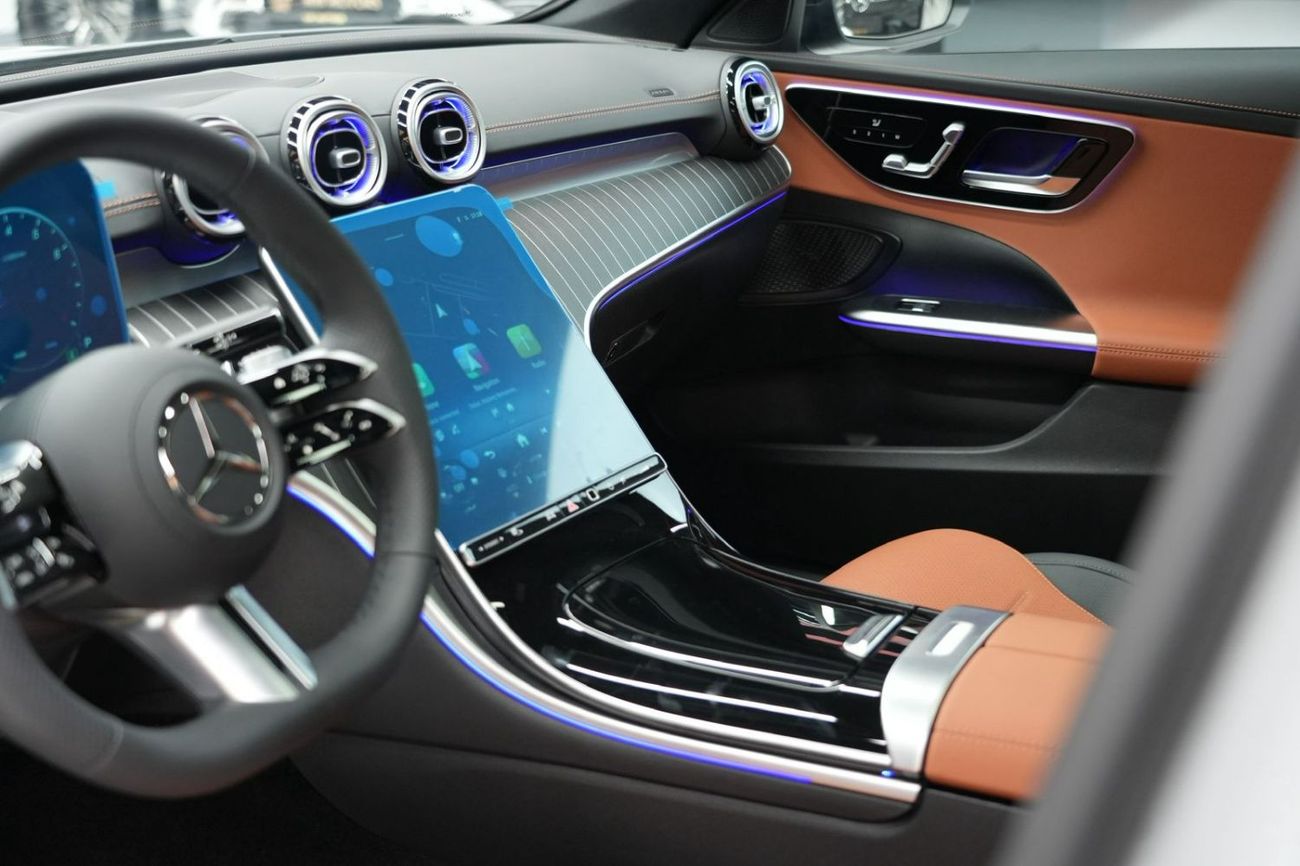 مرسيدس بنز C 200 Mercedes-Benz C 200 Premium  | 2026 GCC 0km | Agency Warranty | AMG Package | 360 View