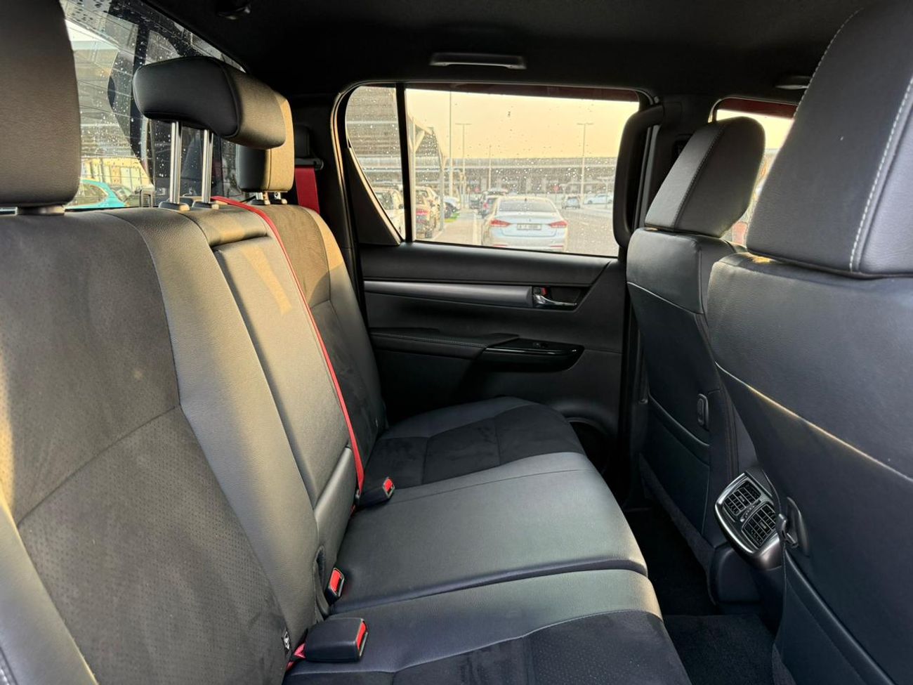 تويوتا هيلوكس 2.8L A/T (Rally Edition)