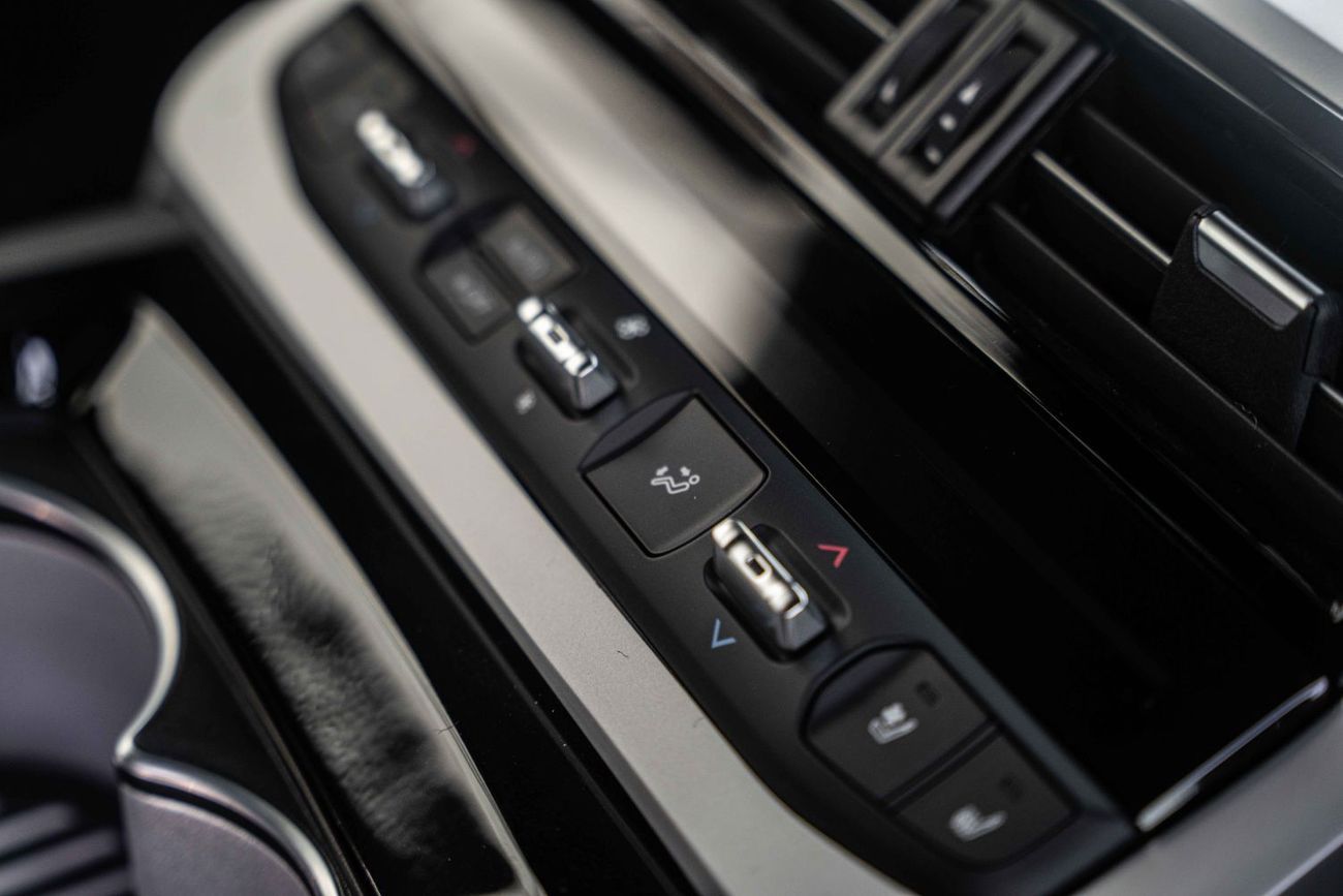 تويوتا لاند كروزر VXR 3.5L