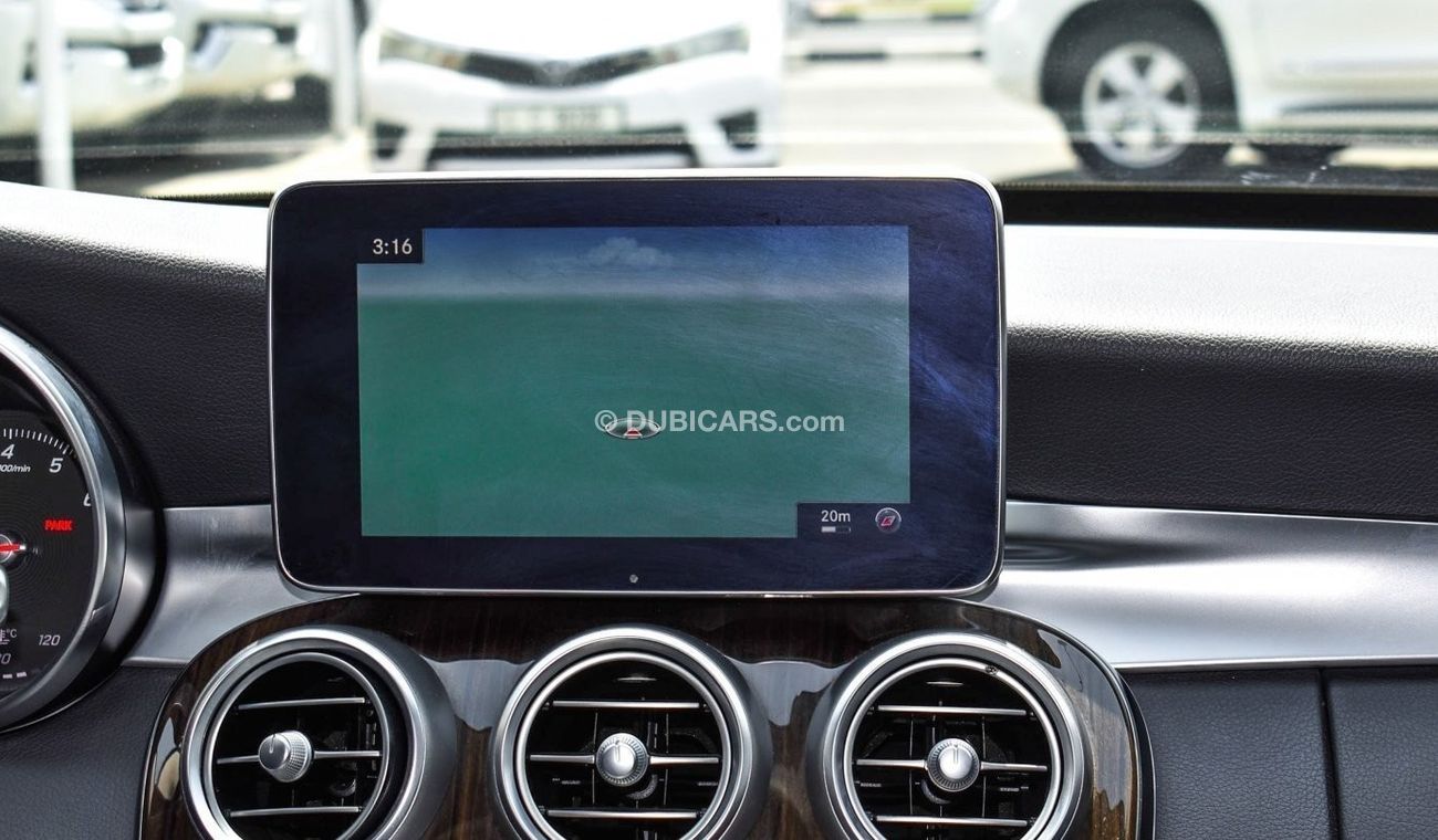 مرسيدس بنز C 300 4 Matic