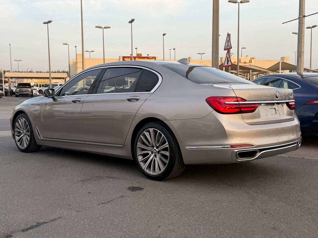 بي أم دبليو 740Li
