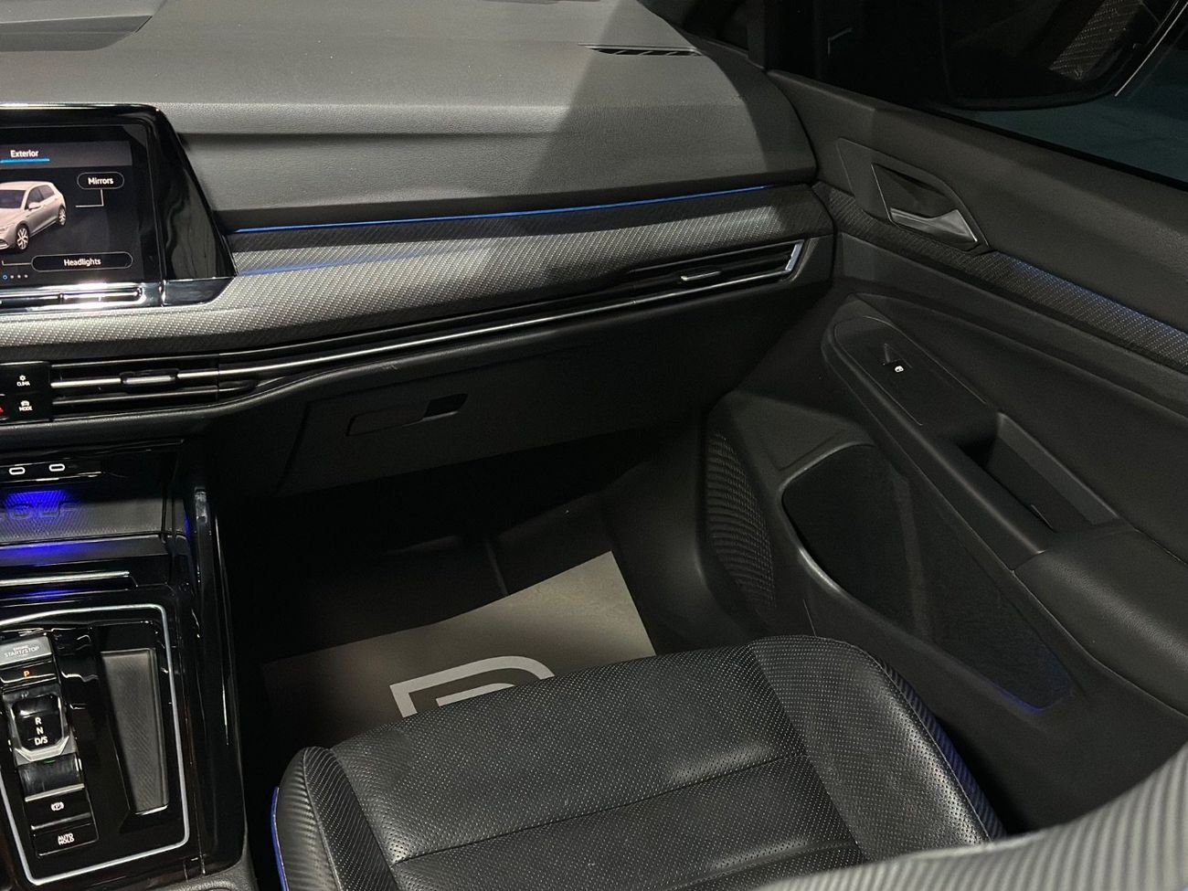 Volkswagen Golf R Base 2.0T VOLKSWAGEN GOLF R | 2023 | UNDER WARRANTY  CONTRACT SERVICE