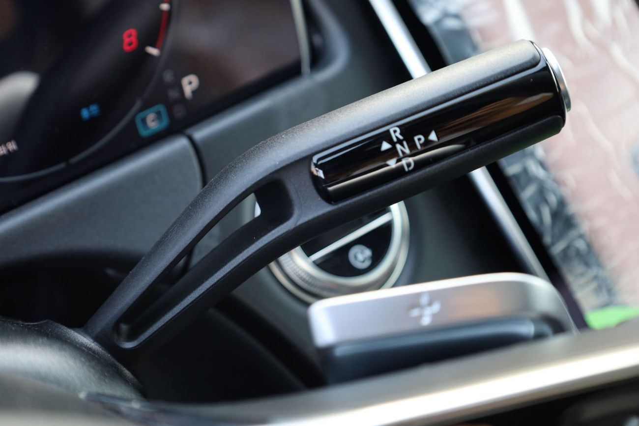 Mercedes-Benz E200 2.0L