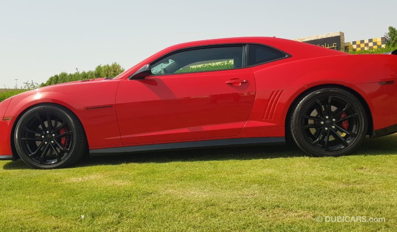 Chevrolet Camaro Chevorlet comaro ZL1 mode2014 GCC  car prefect condition