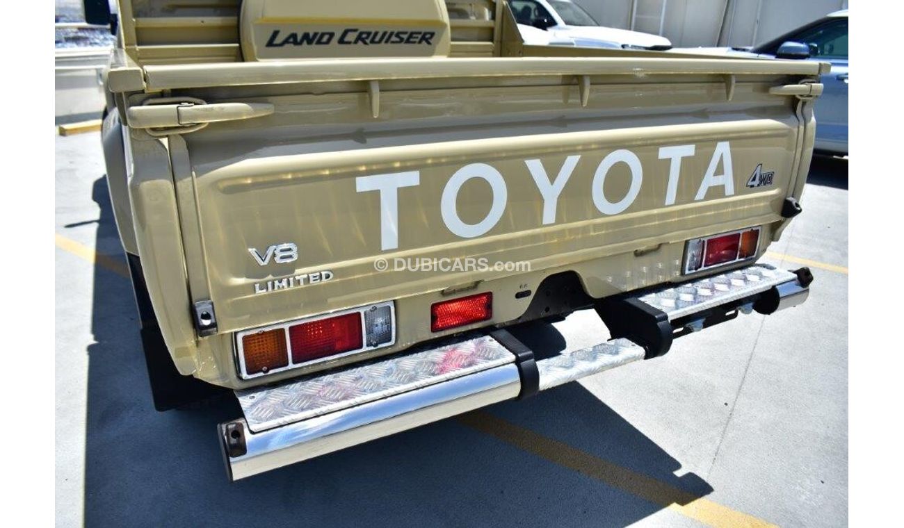 Toyota Land Cruiser Pick Up 79 Double Cab V8 4.5L Manual Transmission-Full Option