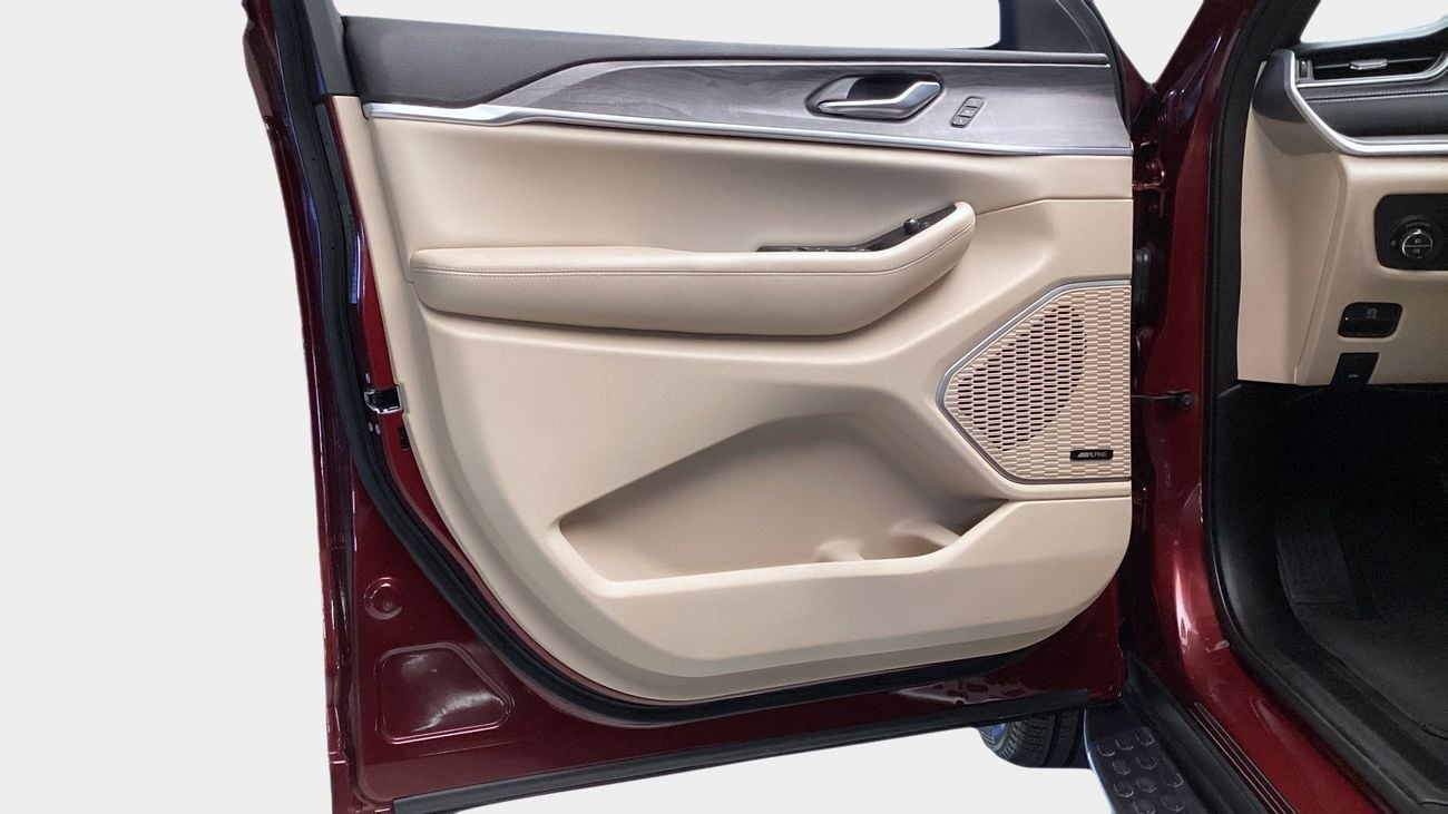 جيب شيروكي Limited Plus | شامل الضمان | 0 ﺪﻔﻋﺓ ﺃﻮﻟﻯ