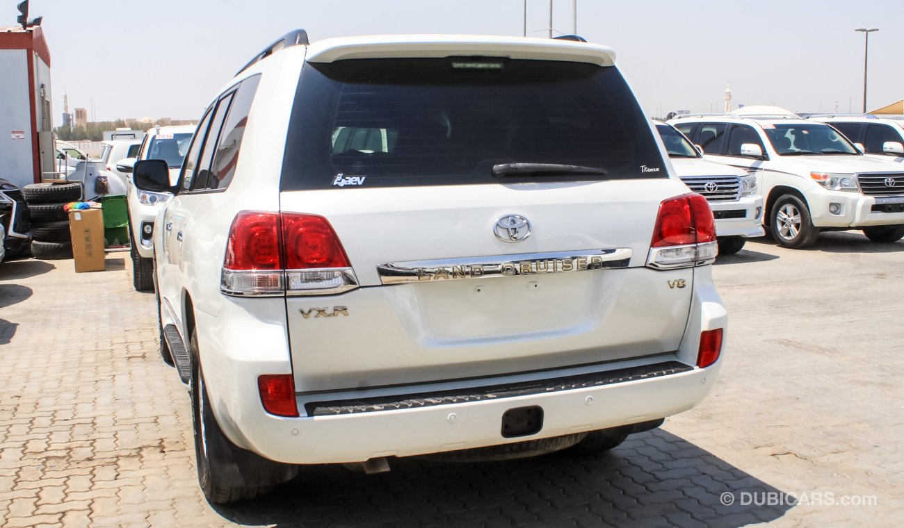 Toyota Land Cruiser VXR V8