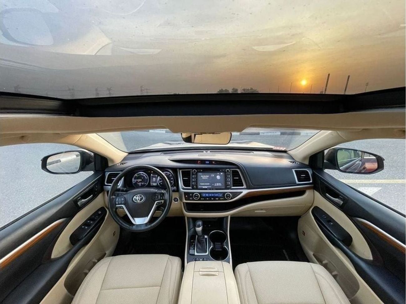 تويوتا هايلاندر 2017 Toyota Highlander Hybrid Fuel Limited Edition Full Option Panoramic View - 360* 5 CAM - 4x4 AWD