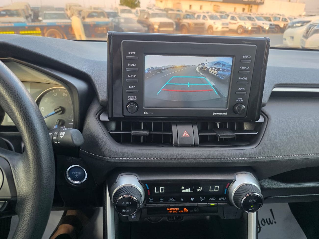 Toyota RAV4 2022 Model XLE hybrid engine Push , AWD and leather seats